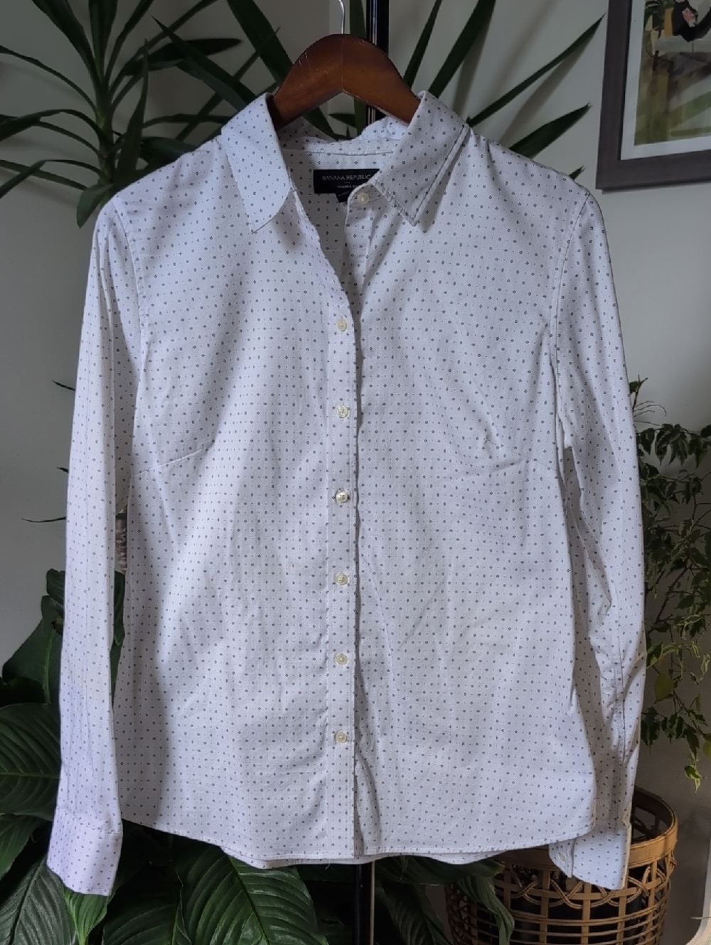 Banana Republic Tailored Fit, Classic White Button-down